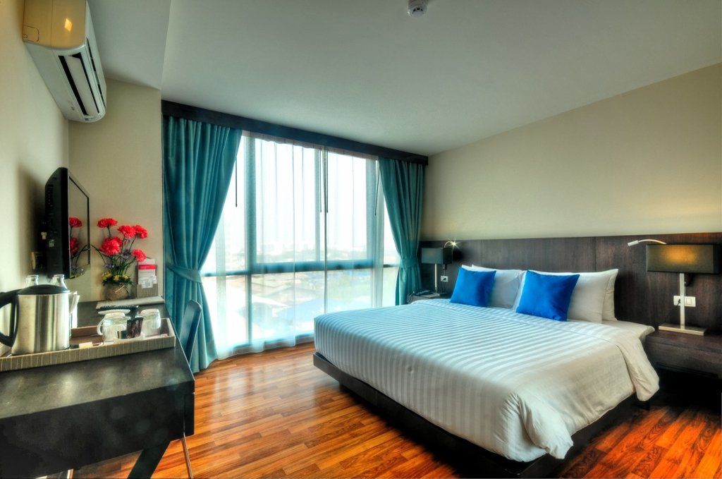 Mida Hotel Ngamwongwan - SHA Certified Nonthaburi Buitenkant foto